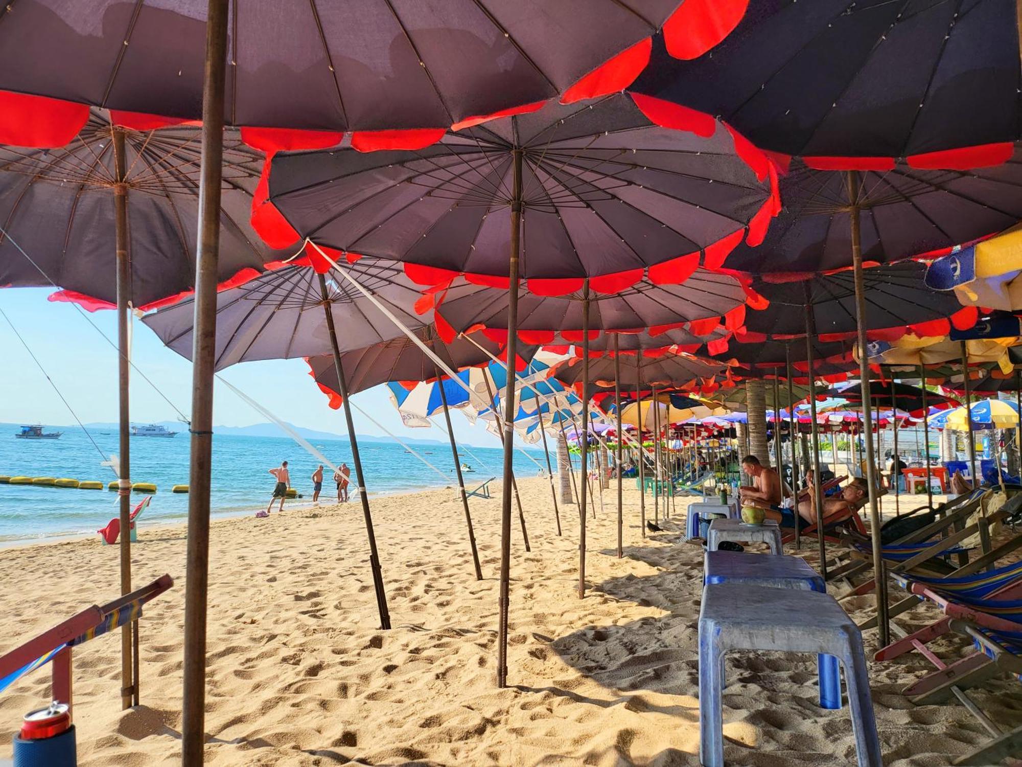 Candy Beach Seaview Jomtien Exterior photo