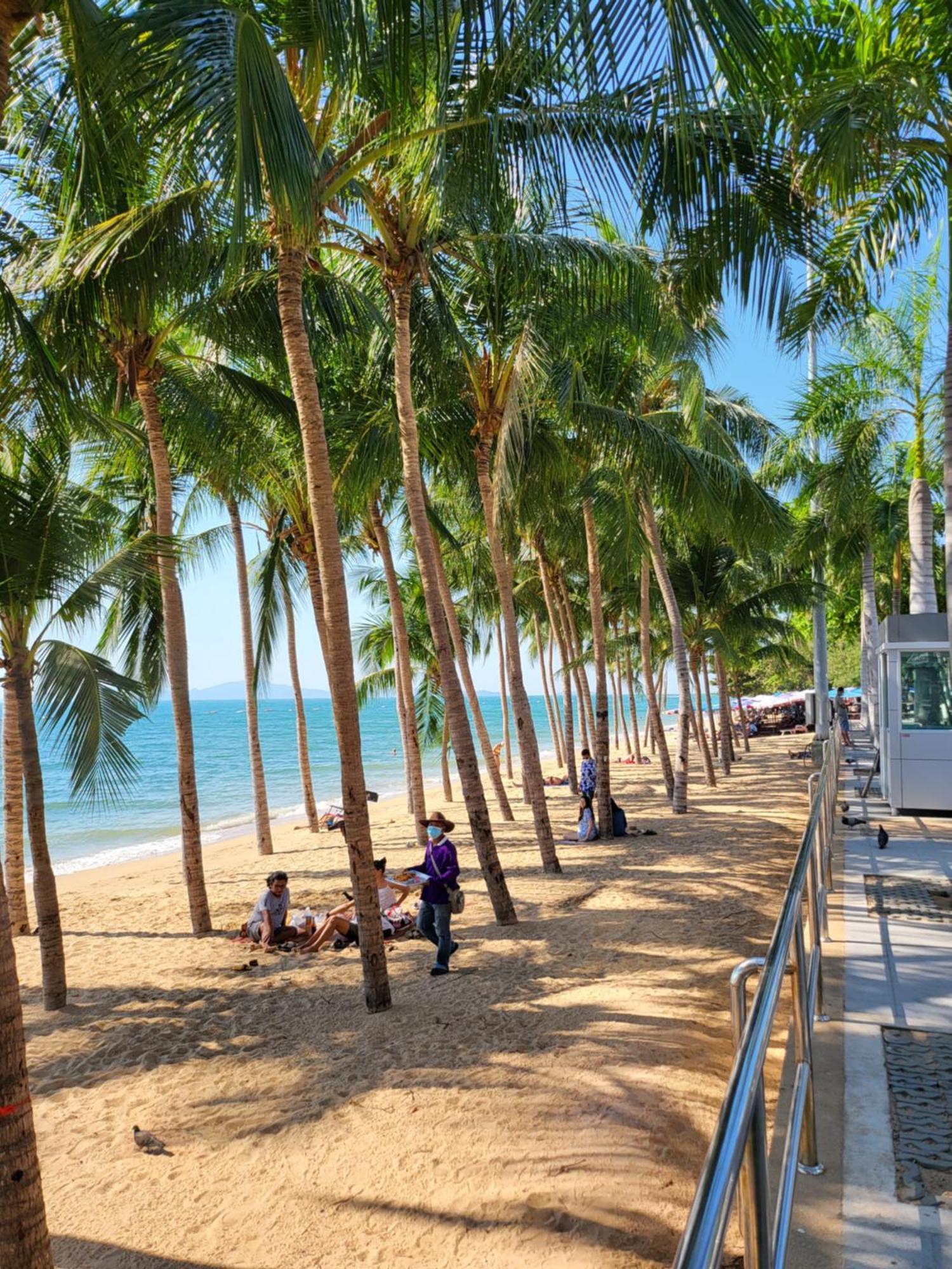 Candy Beach Seaview Jomtien Exterior photo