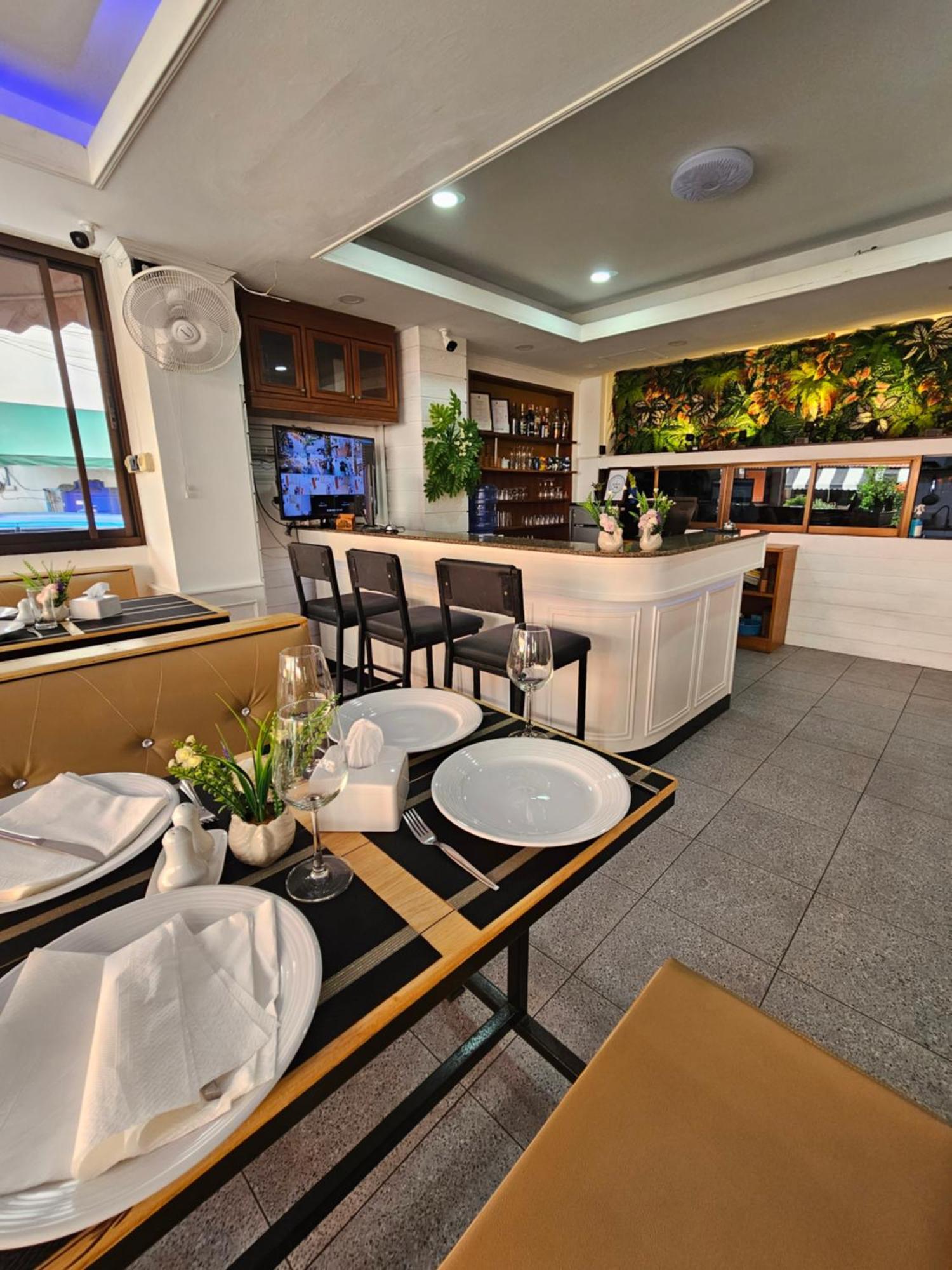Candy Beach Seaview Jomtien Exterior photo