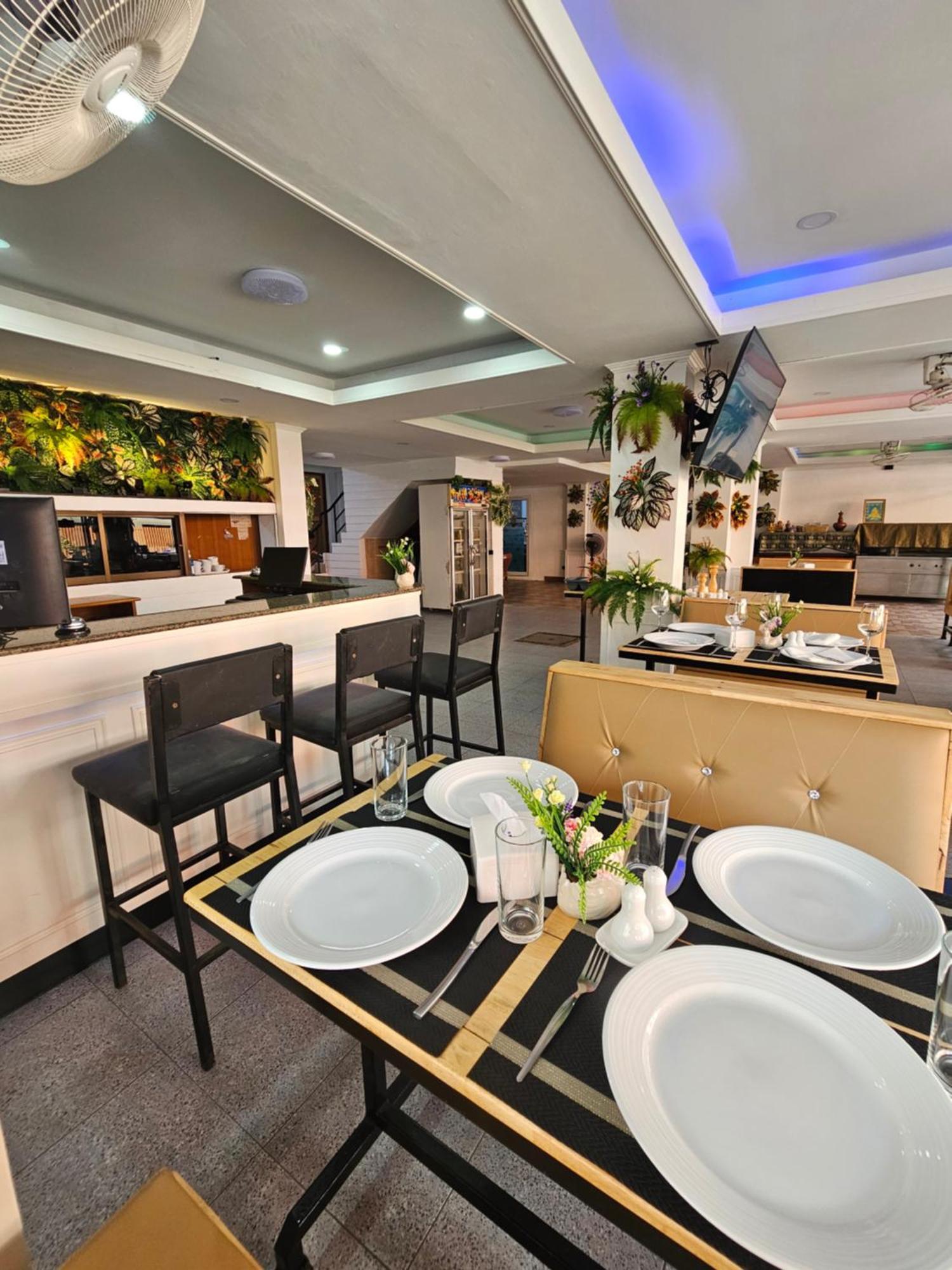 Candy Beach Seaview Jomtien Exterior photo