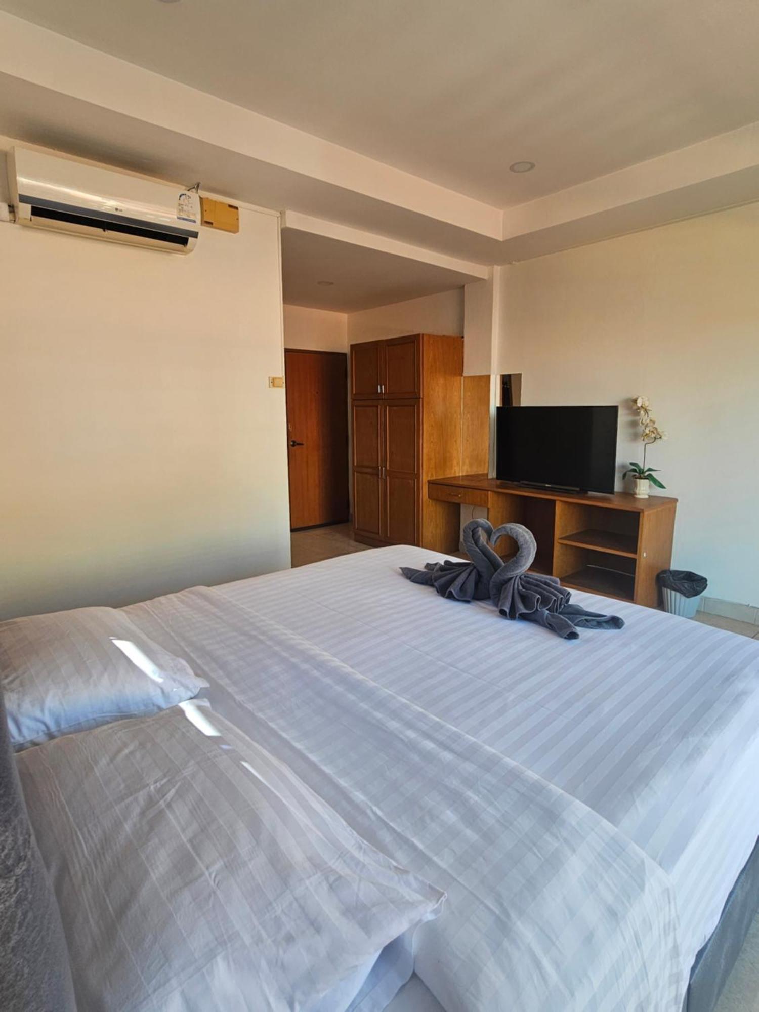 Candy Beach Seaview Jomtien Exterior photo