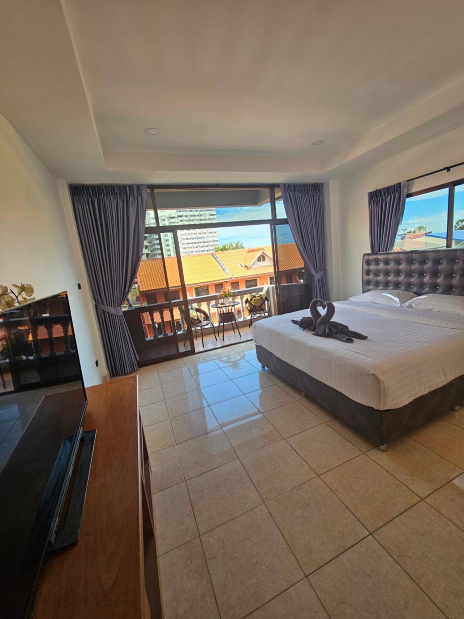 Candy Beach Seaview Jomtien Exterior photo
