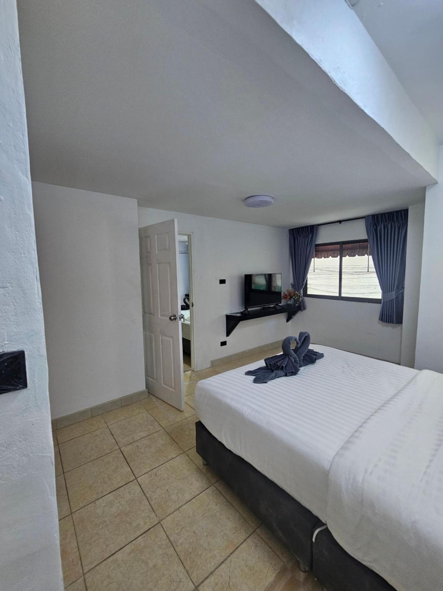 Candy Beach Seaview Jomtien Exterior photo