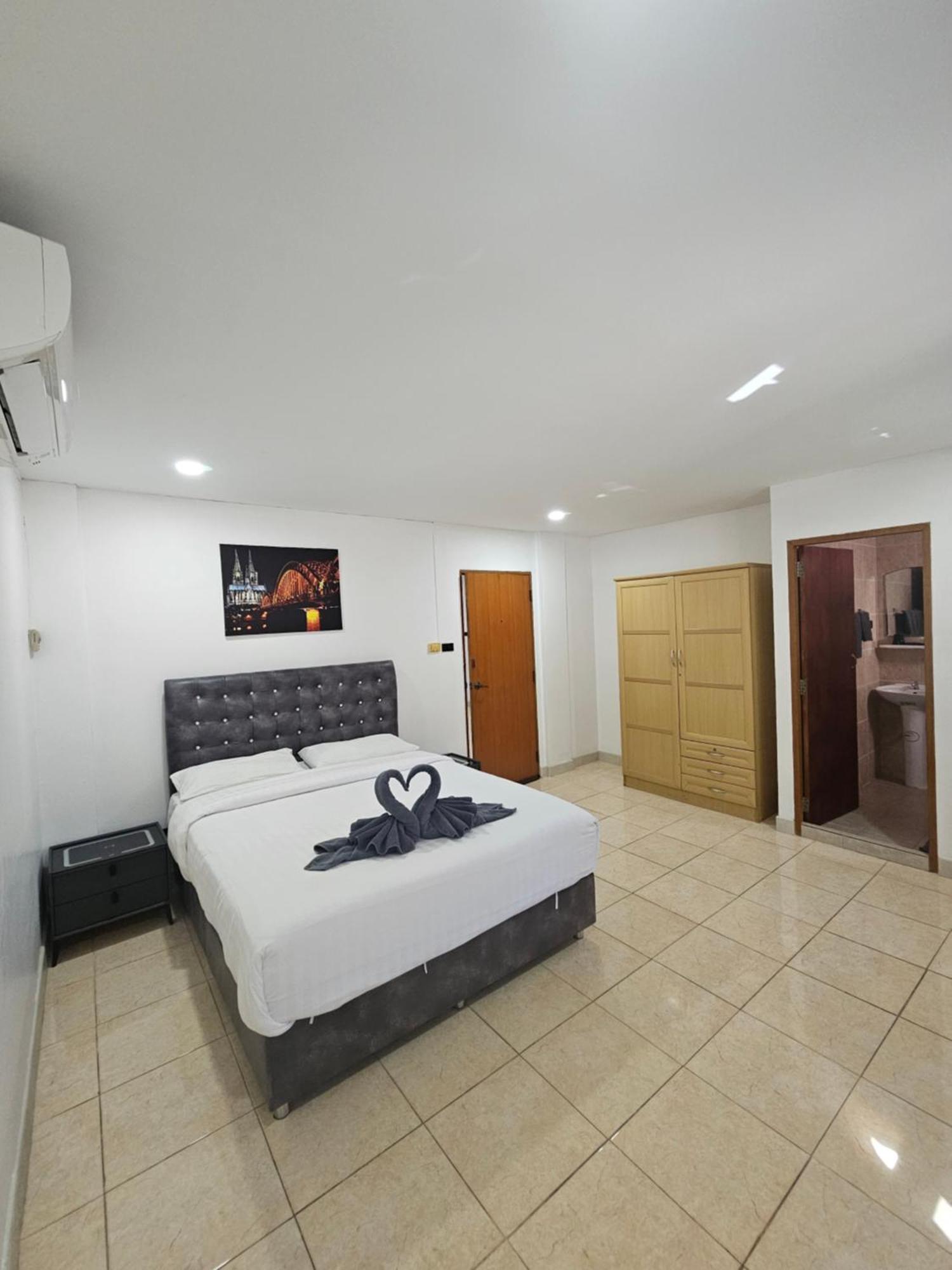 Candy Beach Seaview Jomtien Exterior photo