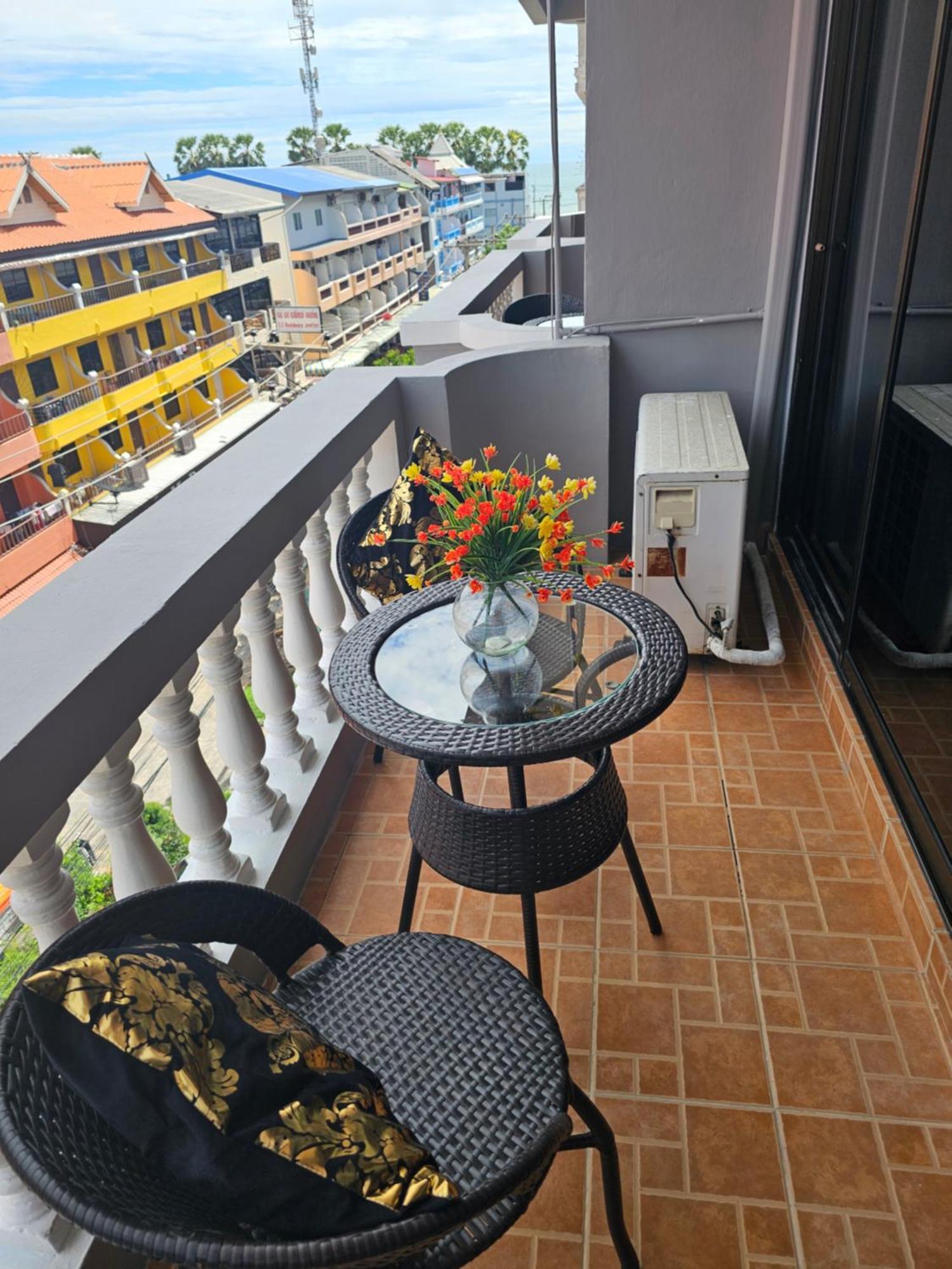 Candy Beach Seaview Jomtien Exterior photo