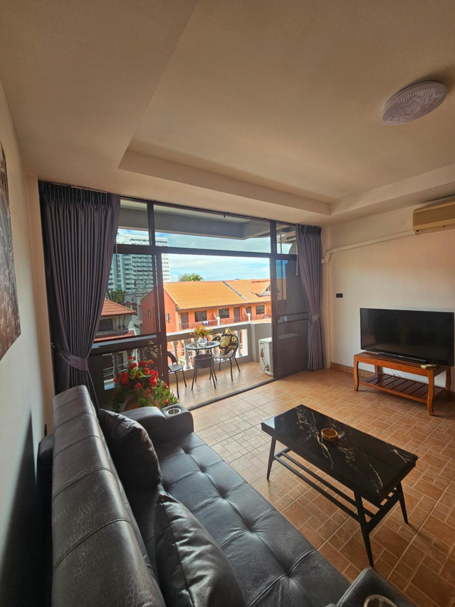 Candy Beach Seaview Jomtien Exterior photo