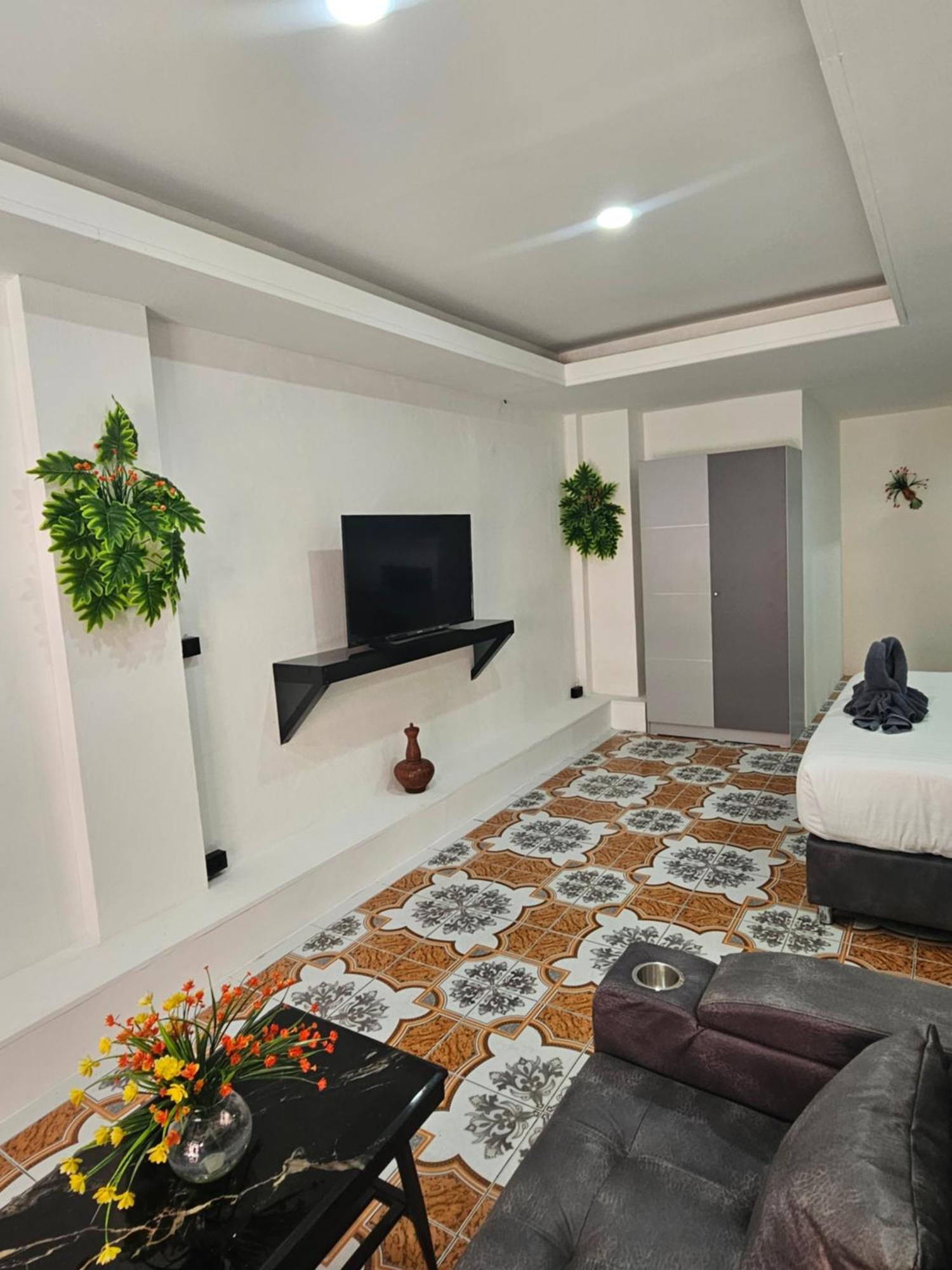 Candy Beach Seaview Jomtien Exterior photo