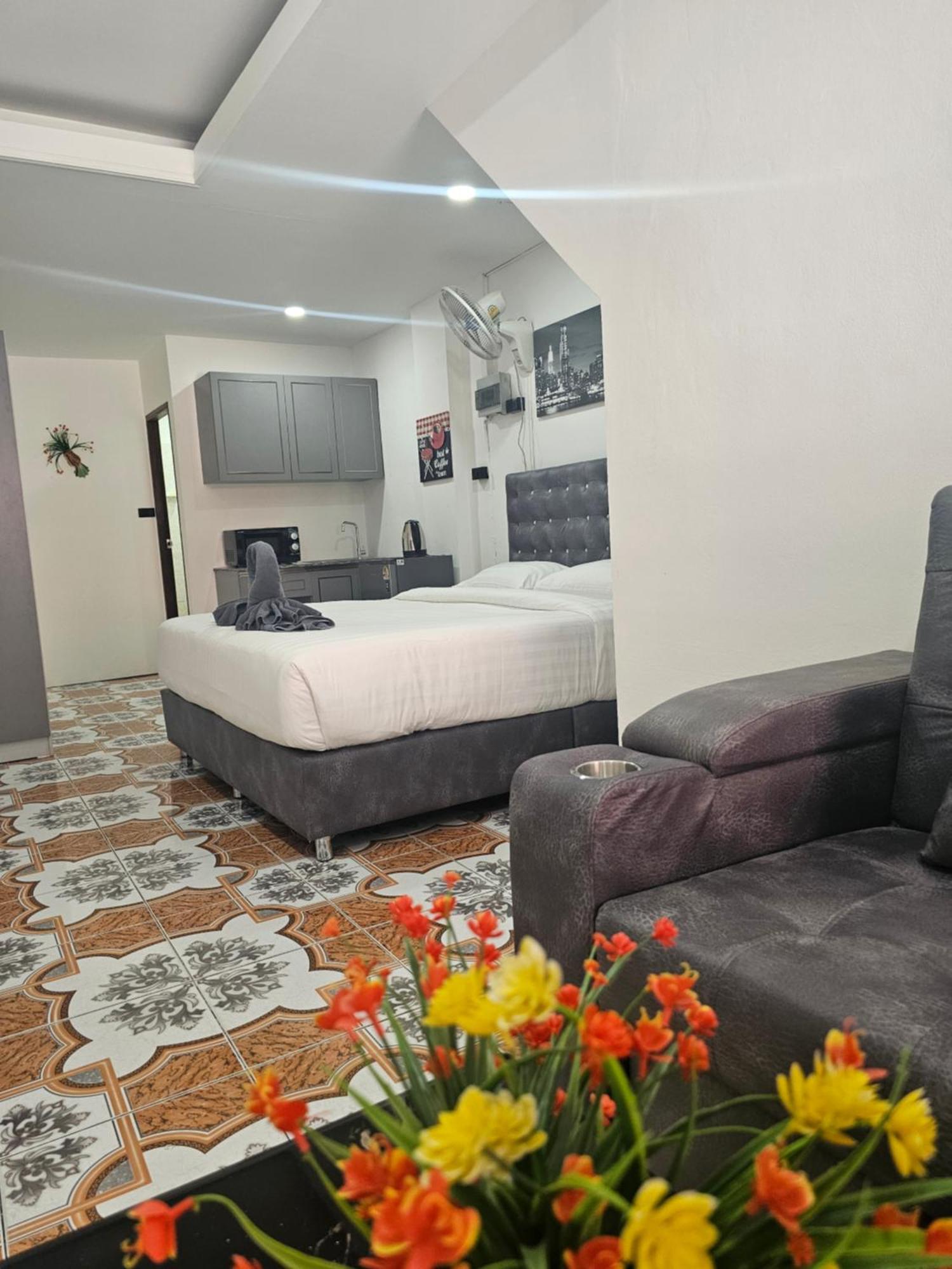 Candy Beach Seaview Jomtien Exterior photo
